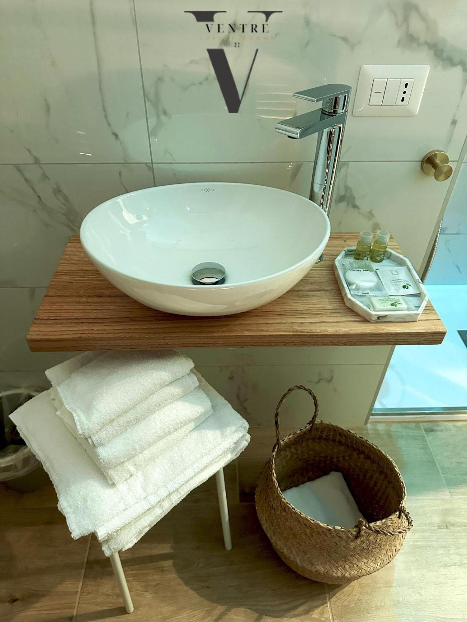 Ventre Luxury Rooms 나폴리 외부 사진